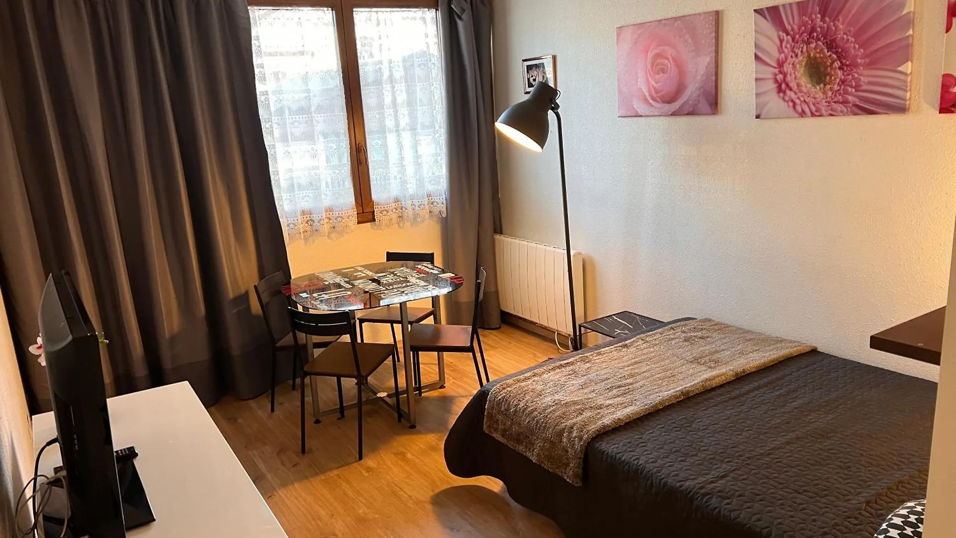 Plaza Valberg Centre Studio Cabine 0*,  Francja